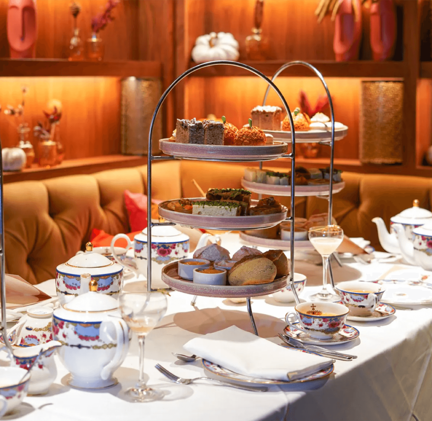 High tea at the Fairmont Vancouver with our French teachers, photo 4