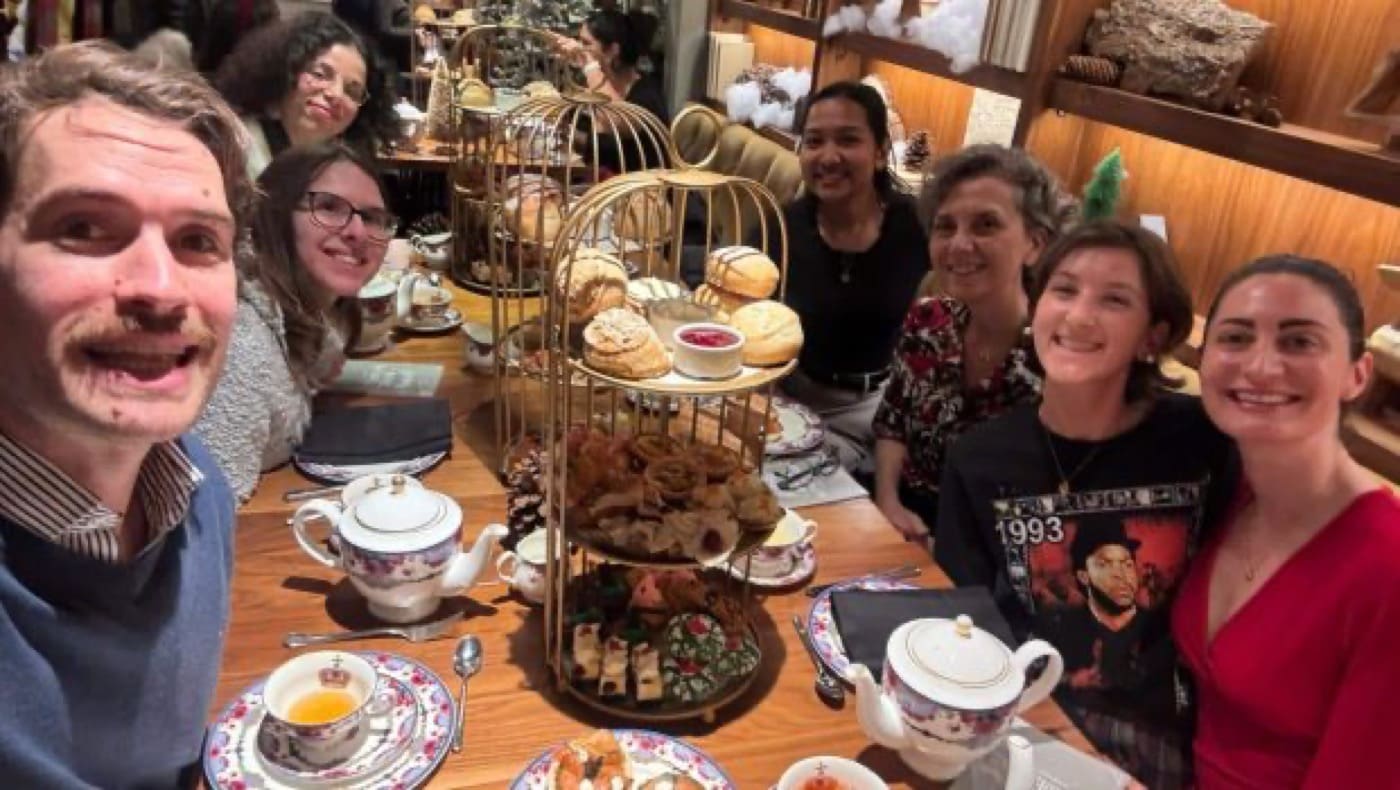 High tea at the Fairmont Vancouver with our French teachers, photo 5